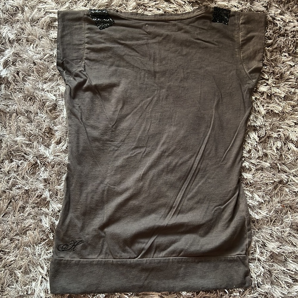 Henleys Tee - Picture 2 of 2